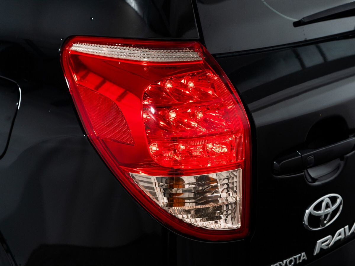 Toyota RAV4 2008 - фото автомобиля