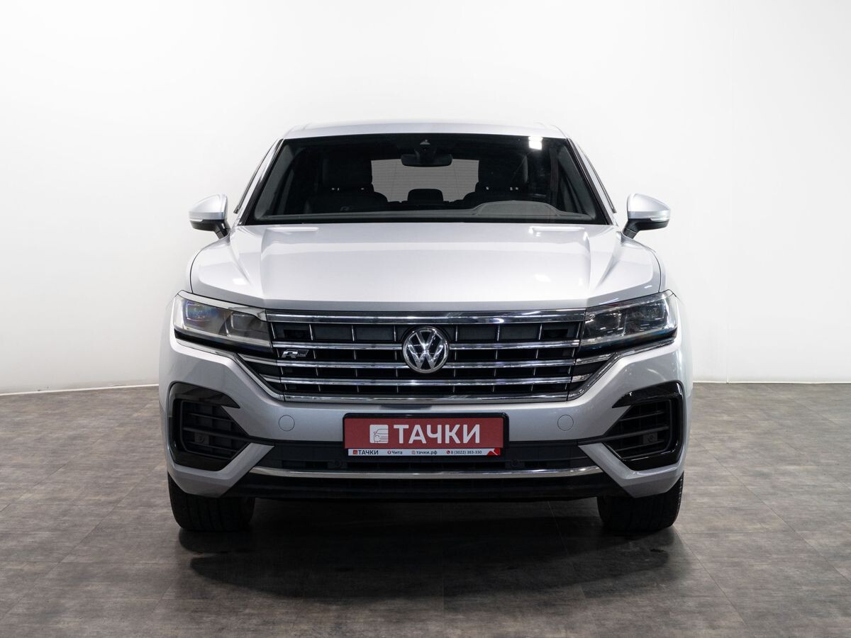 Volkswagen Touareg 2018 - фото автомобиля