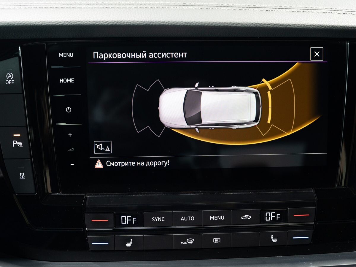 Volkswagen Touareg 2018 - фото автомобиля