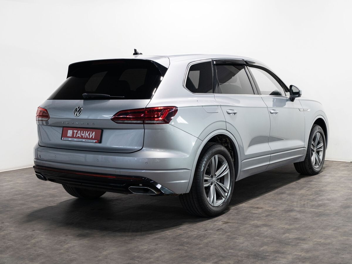 Volkswagen Touareg 2018 - фото автомобиля