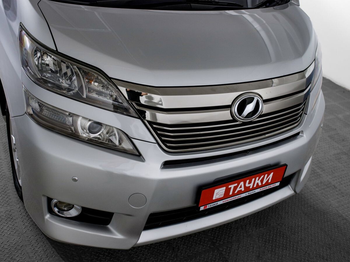 Toyota Vellfire 2012 - фото автомобиля