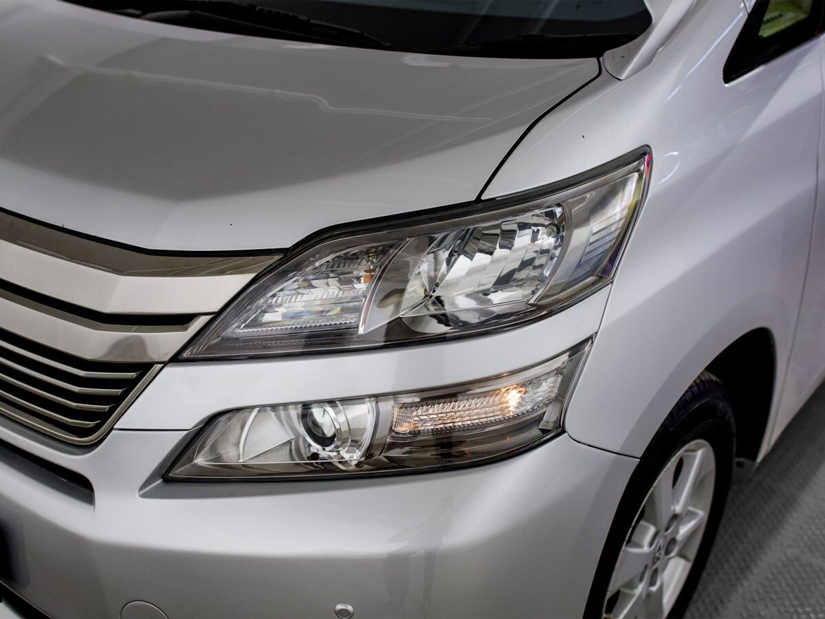 Toyota Vellfire 2012 - фото автомобиля