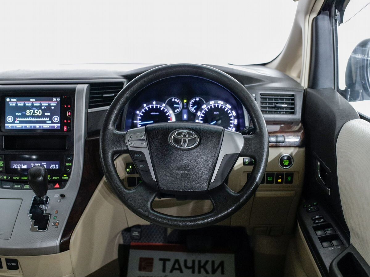 Toyota Vellfire 2012 - фото автомобиля