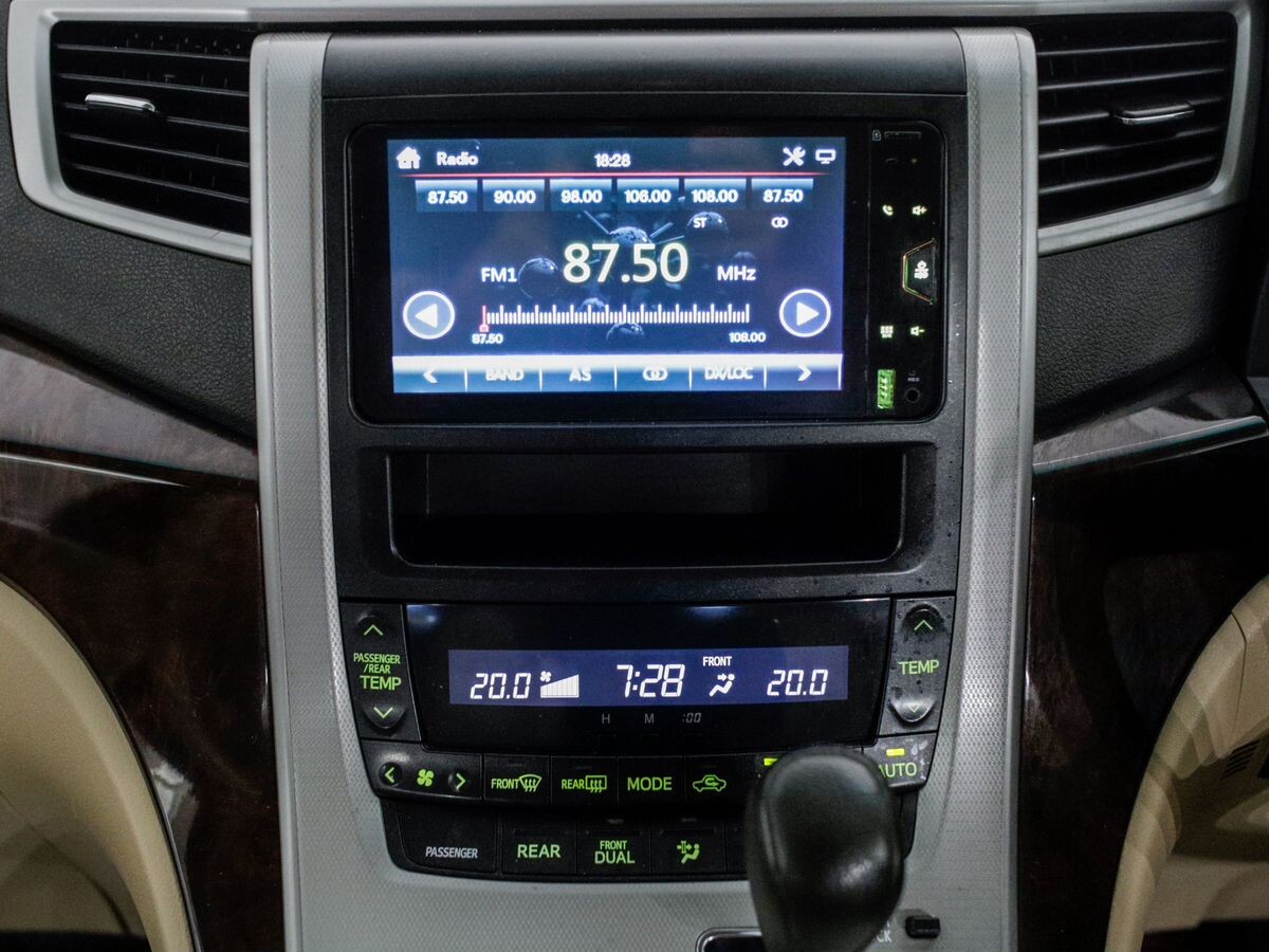 Toyota Vellfire 2012 - фото автомобиля