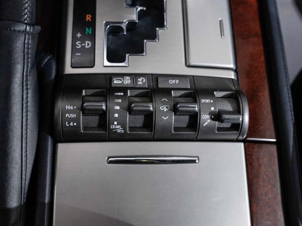 Lexus LX570 2015 - фото автомобиля