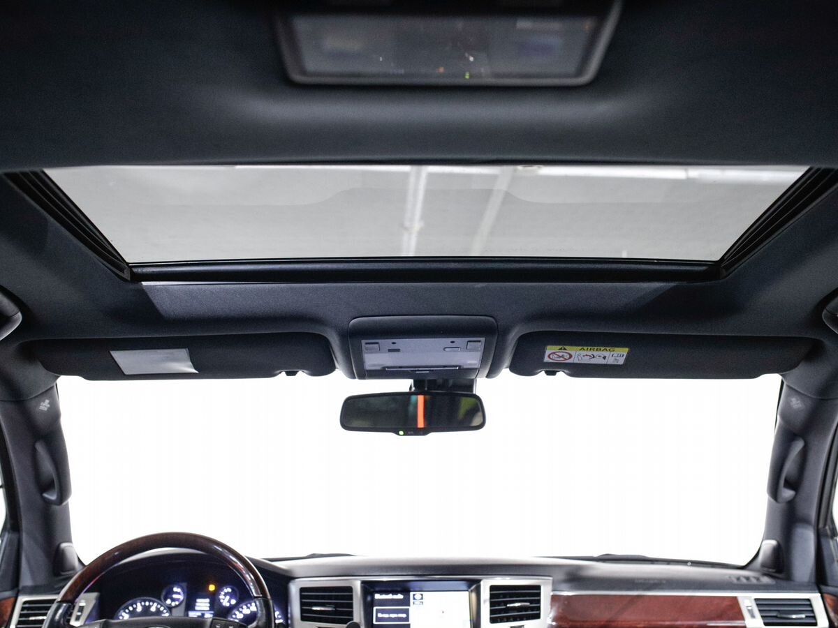 Lexus LX570 2015 - фото автомобиля