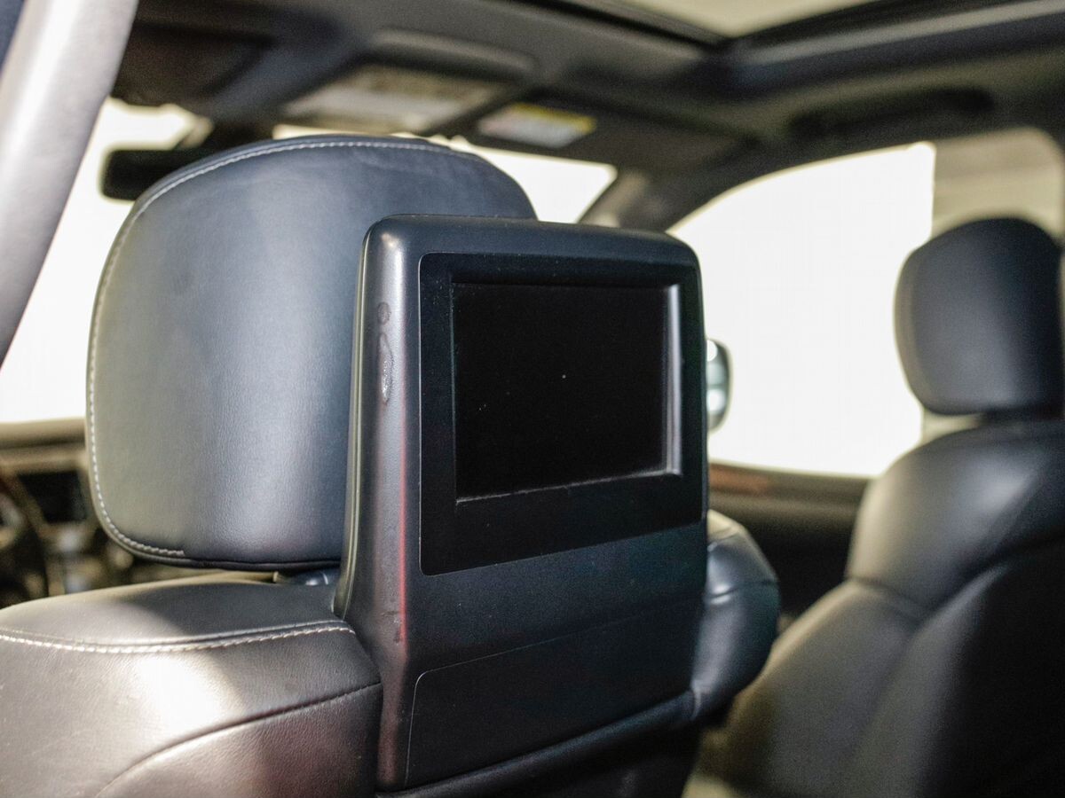 Lexus LX570 2015 - фото автомобиля