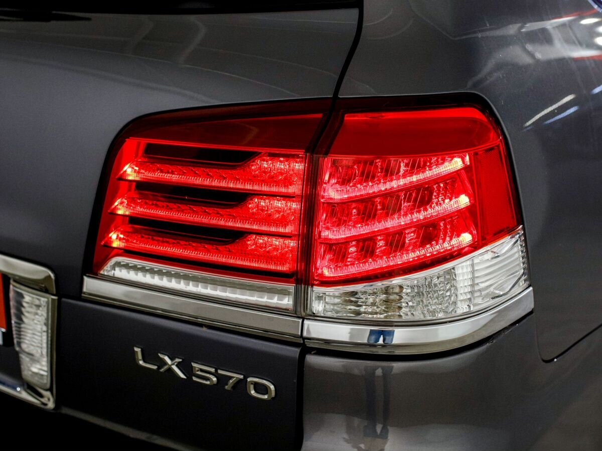 Lexus LX570 2015 - фото автомобиля