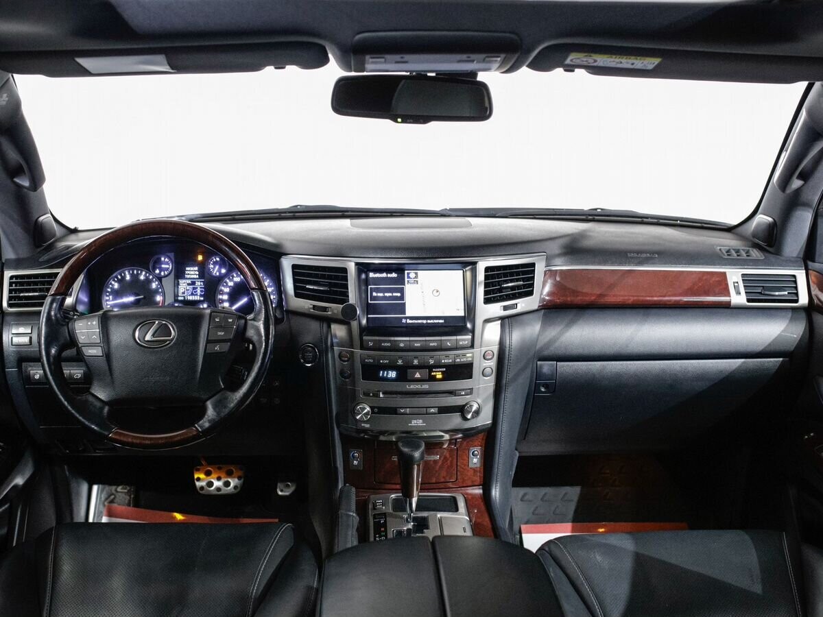 Lexus LX570 2015 - фото автомобиля