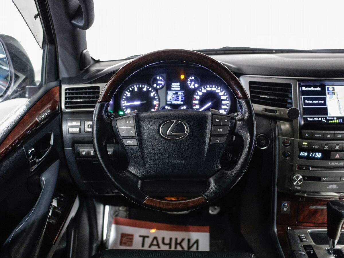 Lexus LX570 2015 - фото автомобиля