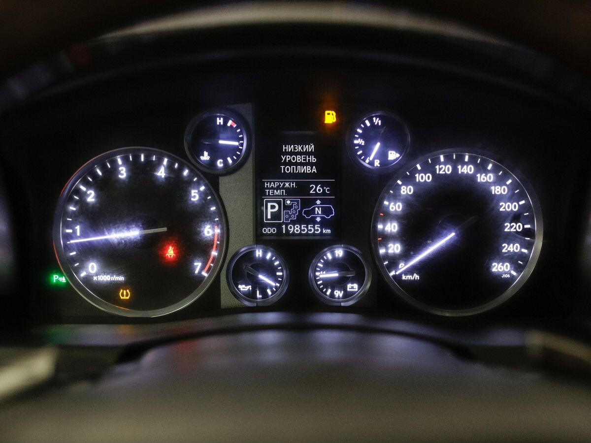Lexus LX570 2015 - фото автомобиля
