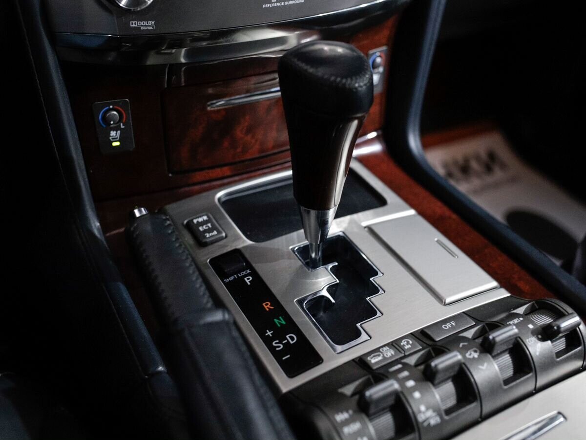 Lexus LX570 2015 - фото автомобиля