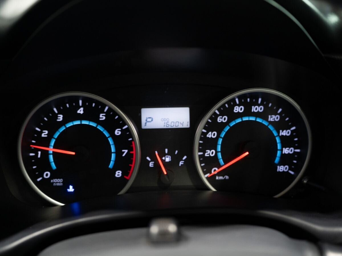 Toyota Wish 2011 - фото автомобиля
