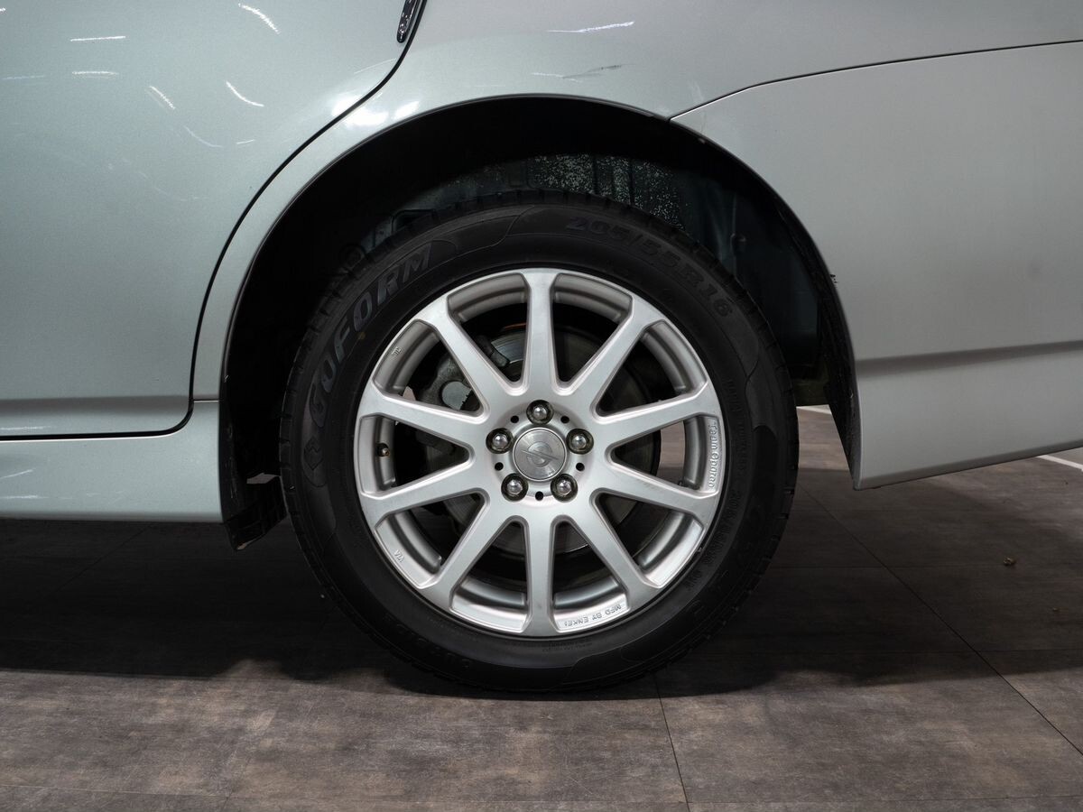 Toyota Wish 2011 - фото автомобиля