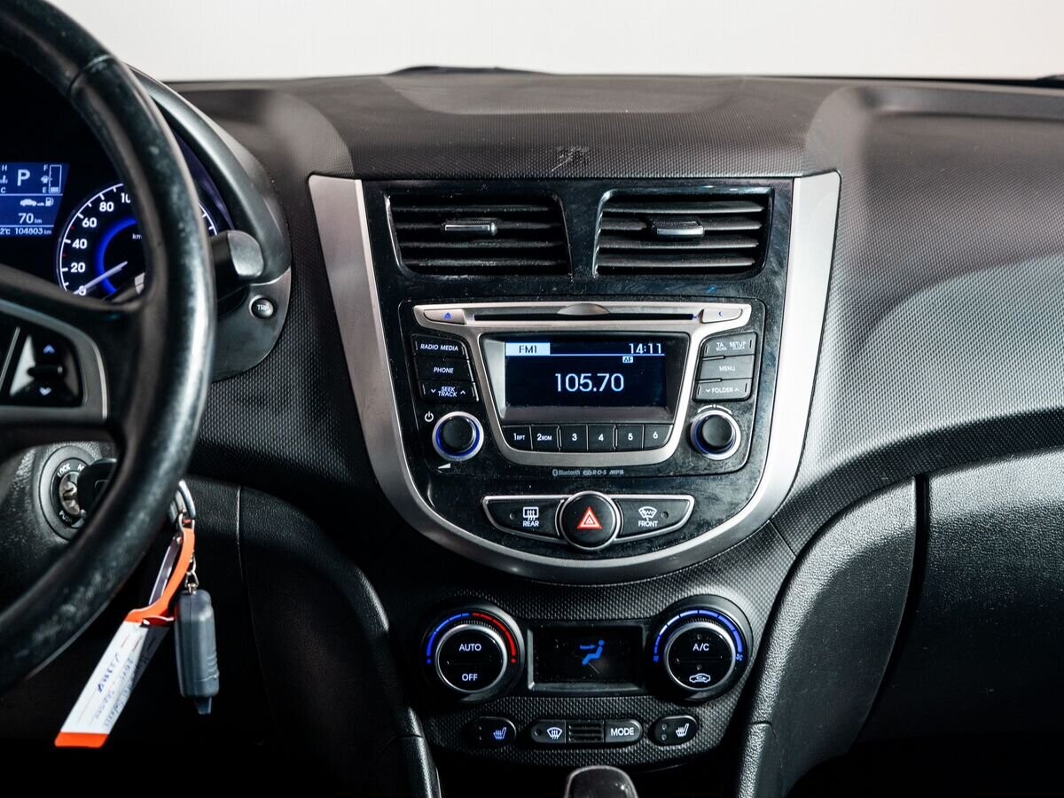 Hyundai Solaris 2015 - фото автомобиля