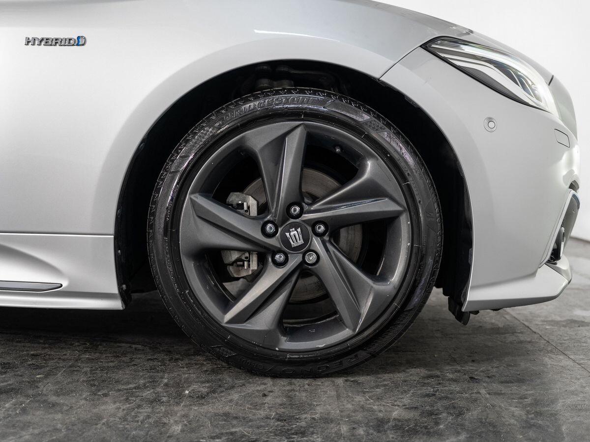 Toyota Crown 2018 - фото автомобиля