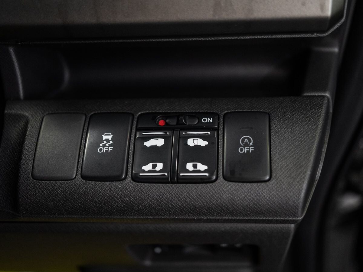 Honda Stepwgn 2014 - фото автомобиля