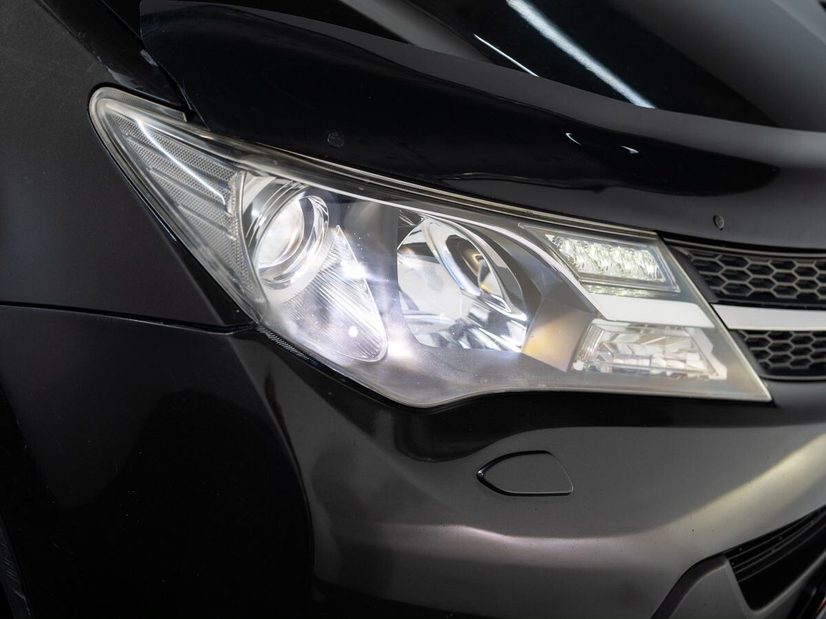 Toyota RAV4 2015 - фото автомобиля