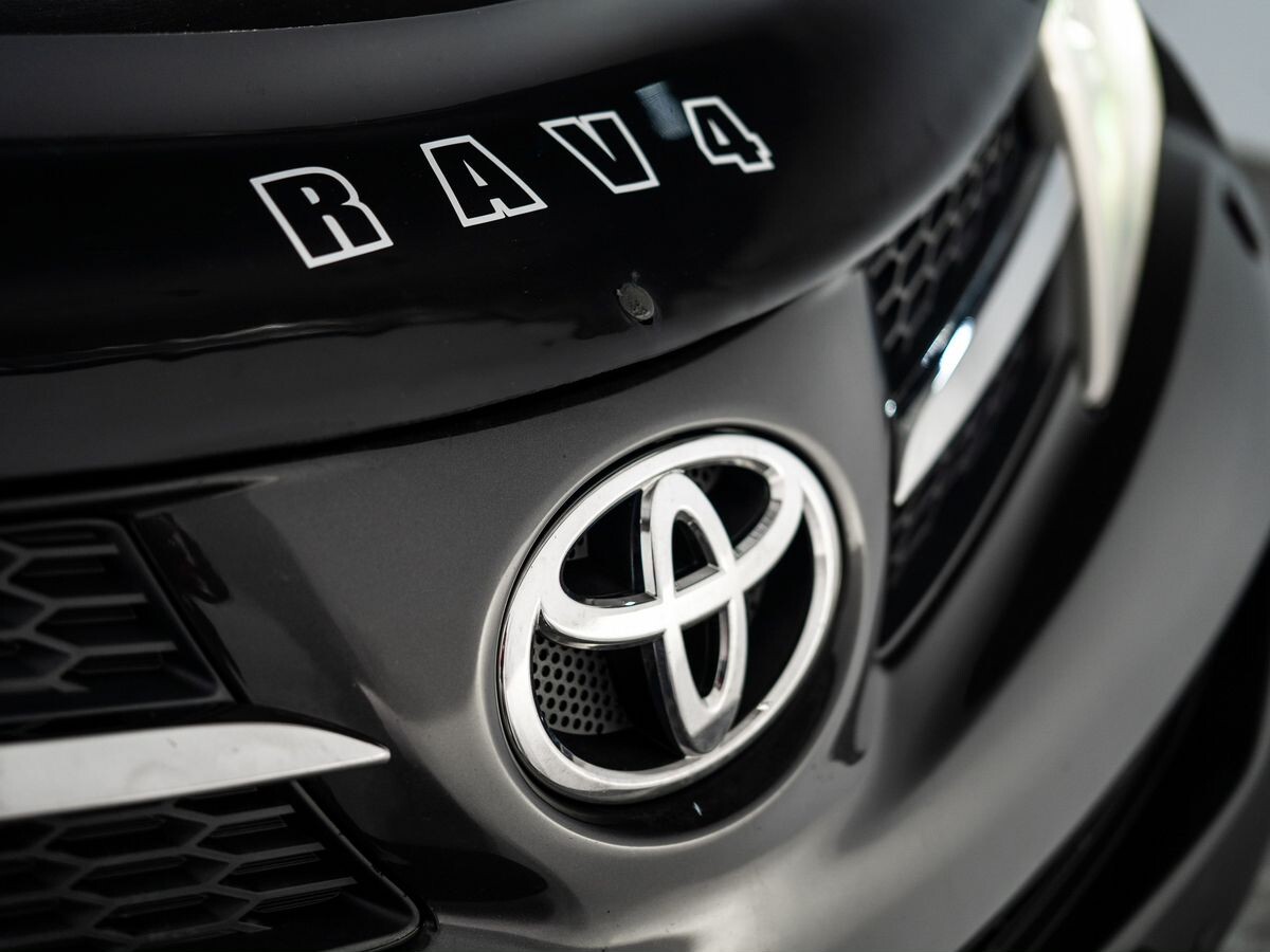 Toyota RAV4 2015 - фото автомобиля