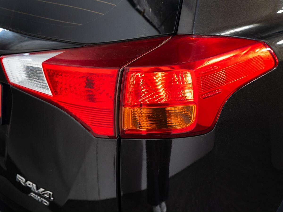Toyota RAV4 2015 - фото автомобиля