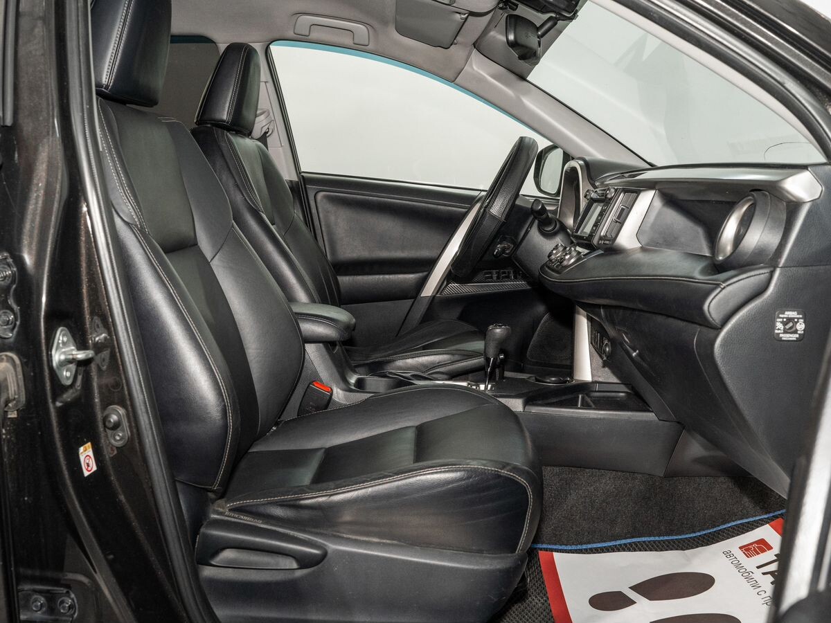 Toyota RAV4 2015 - фото автомобиля