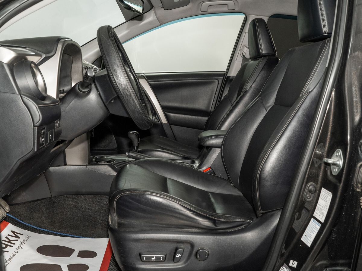 Toyota RAV4 2015 - фото автомобиля