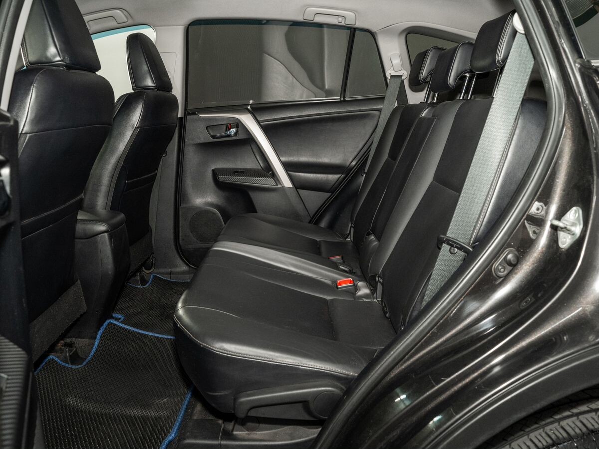 Toyota RAV4 2015 - фото автомобиля