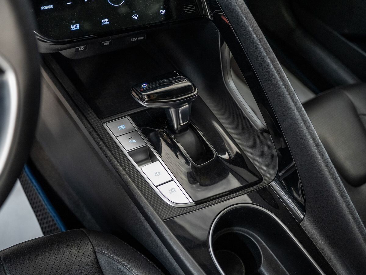 Hyundai Elantra 2021 - фото автомобиля
