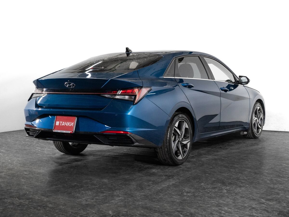Hyundai Elantra 2021 - фото автомобиля
