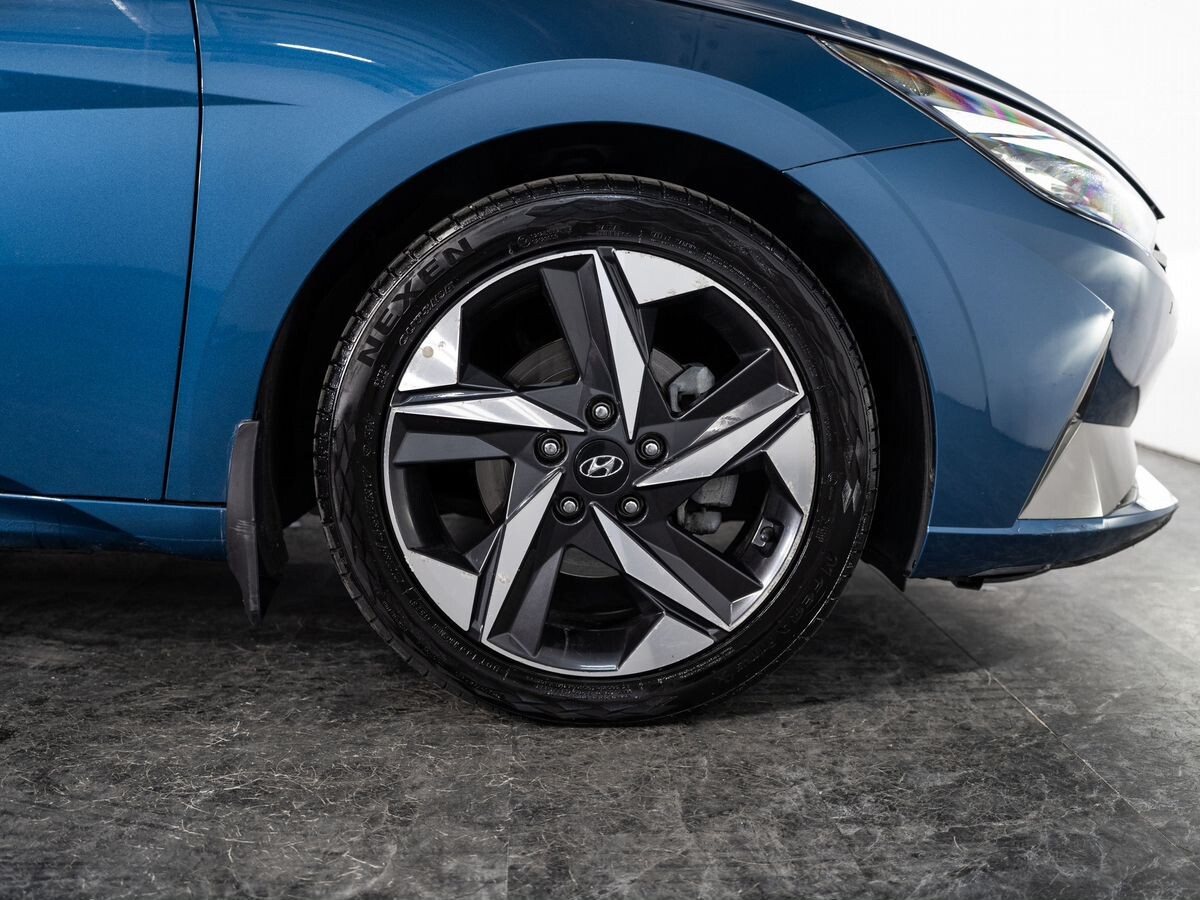 Hyundai Elantra 2021 - фото автомобиля