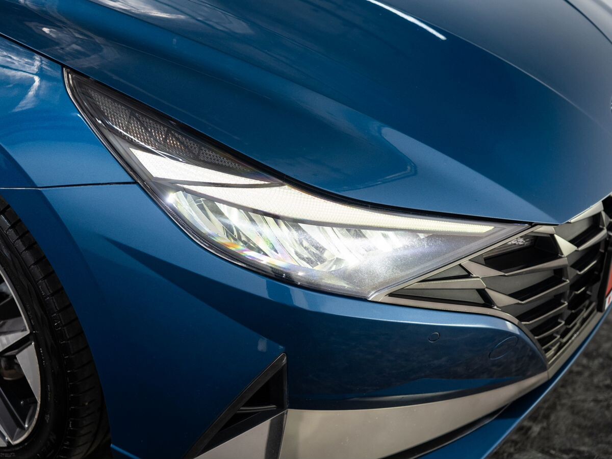 Hyundai Elantra 2021 - фото автомобиля