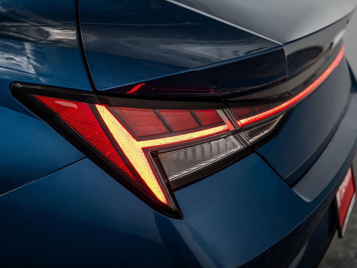 Hyundai Elantra 2021 - фото автомобиля