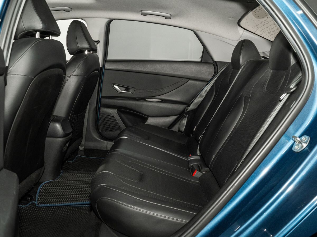 Hyundai Elantra 2021 - фото автомобиля