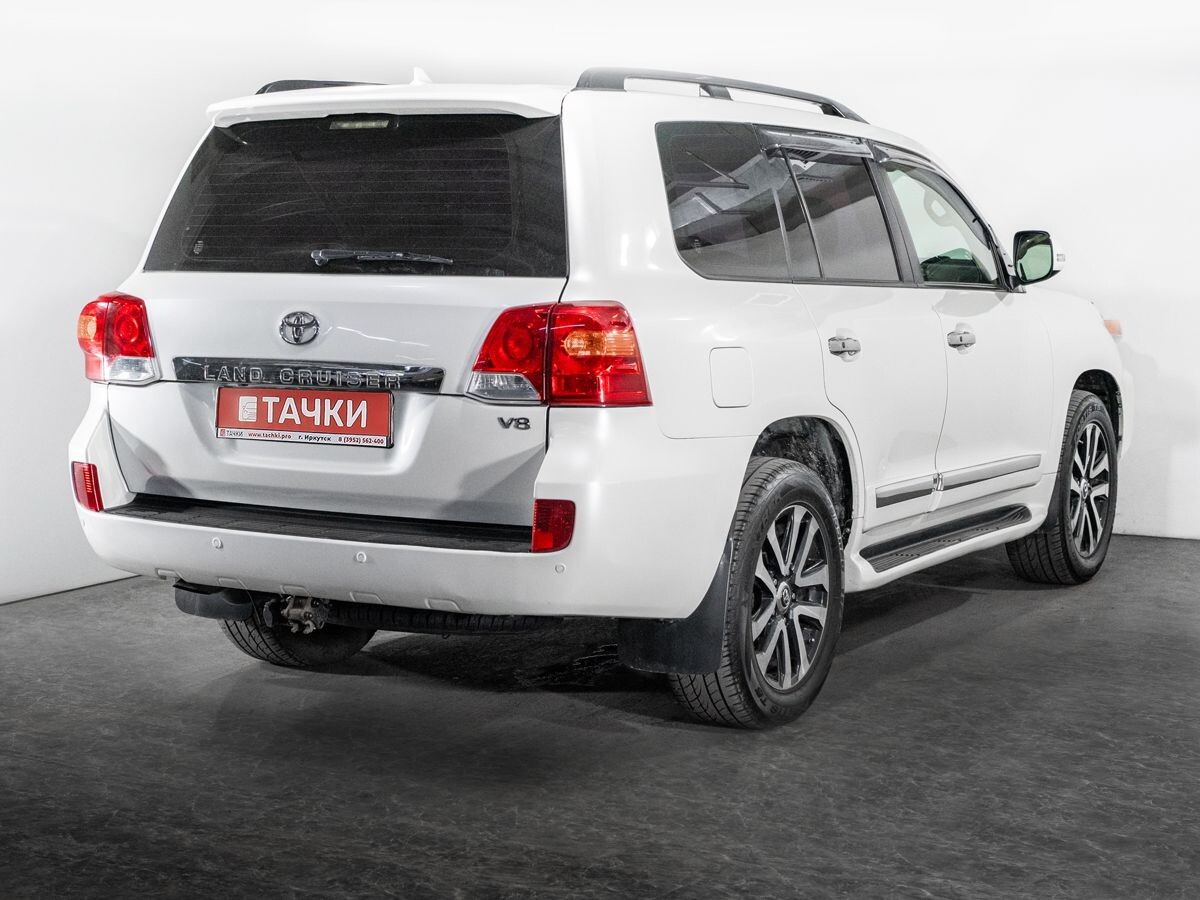 Toyota Land Cruiser 2014 - фото автомобиля