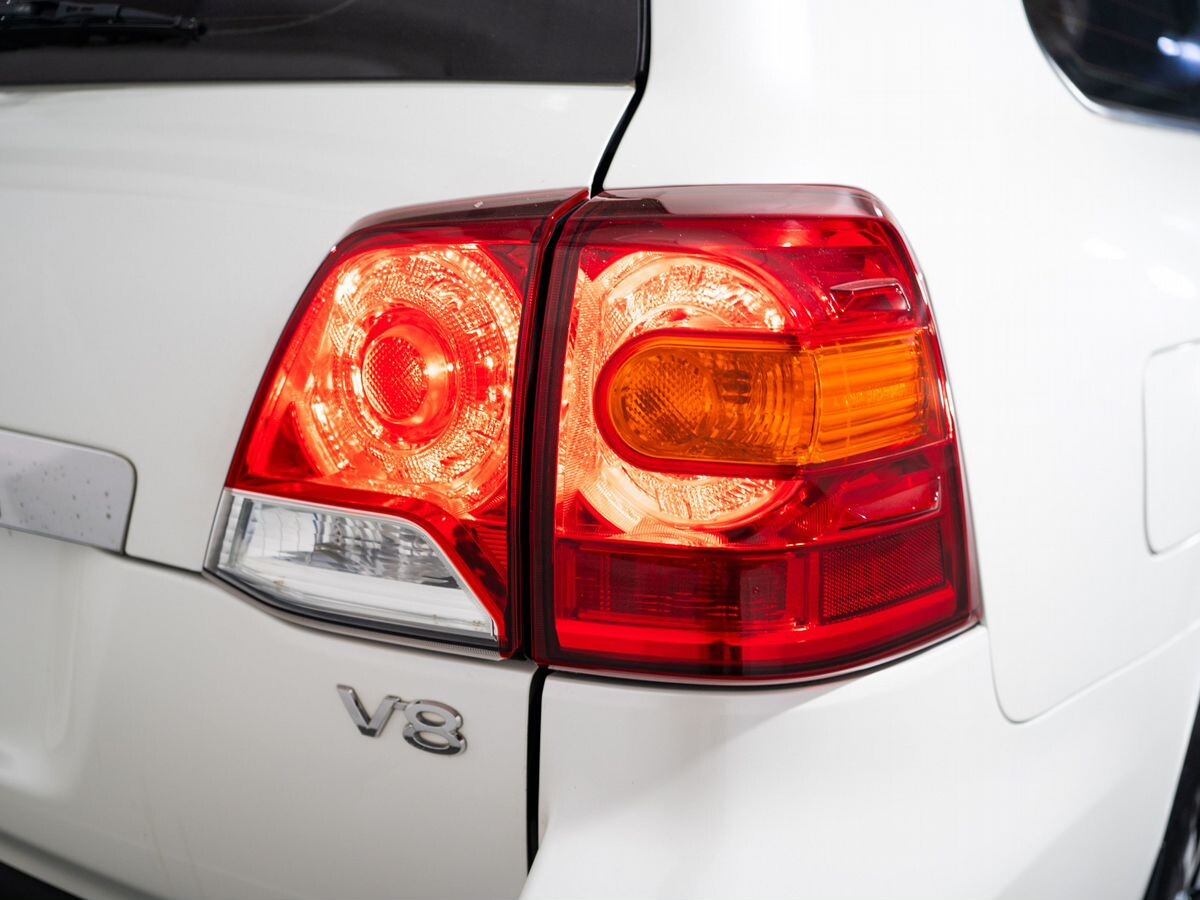 Toyota Land Cruiser 2014 - фото автомобиля