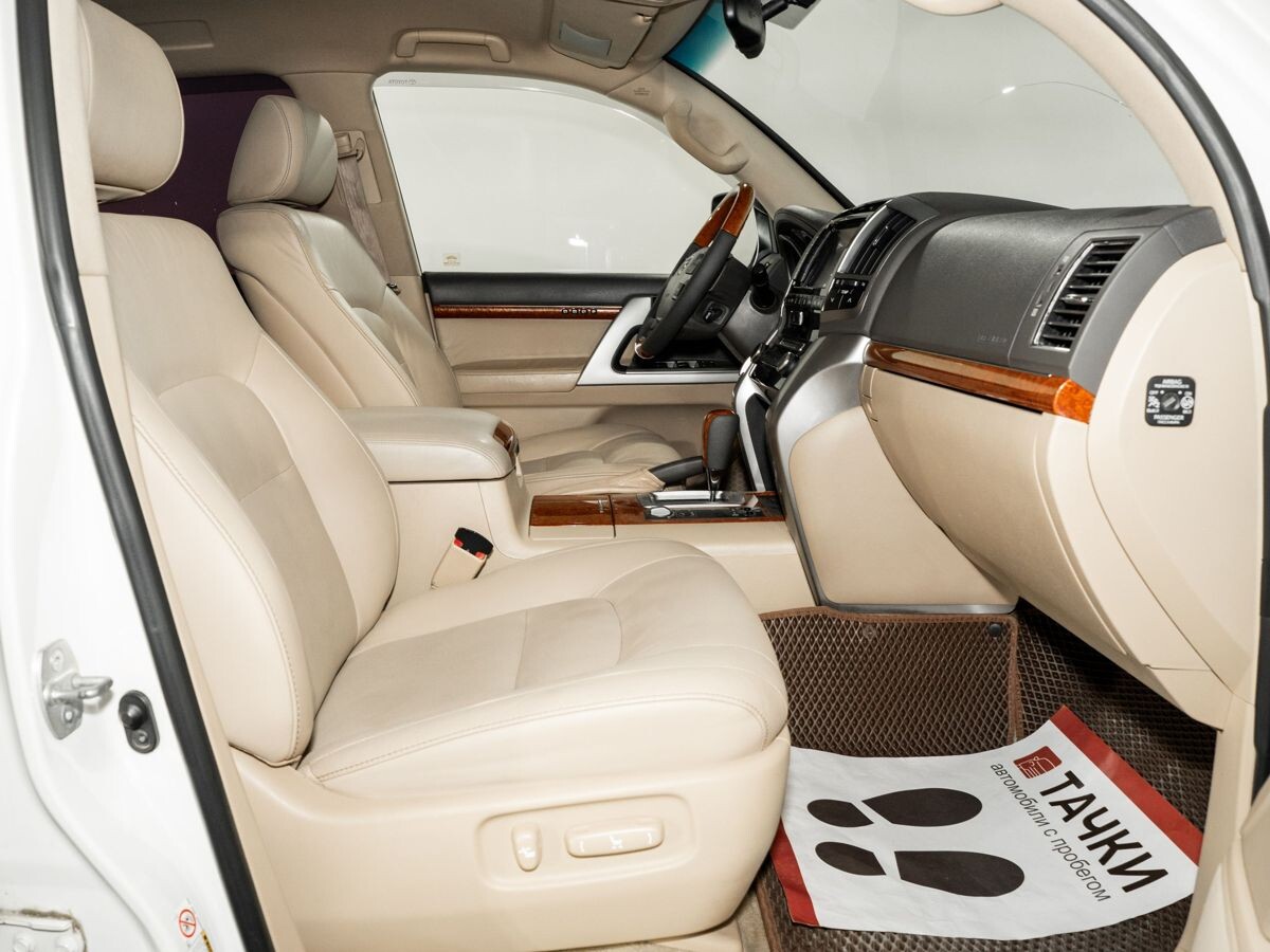 Toyota Land Cruiser 2014 - фото автомобиля