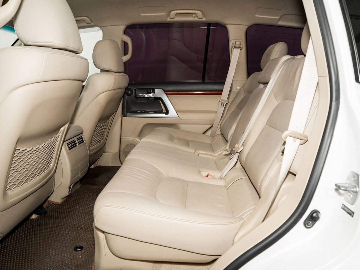 Toyota Land Cruiser 2014 - фото автомобиля