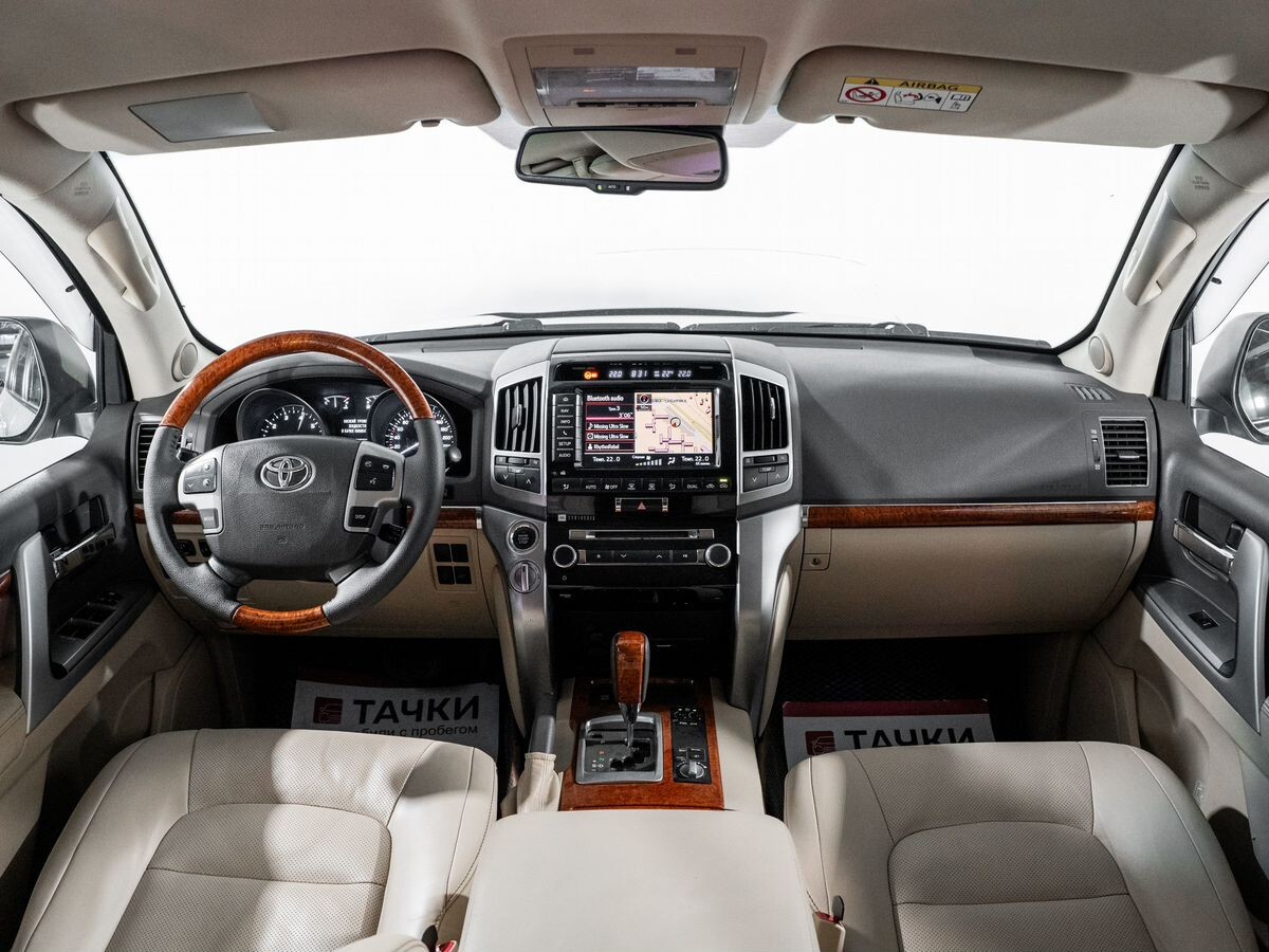 Toyota Land Cruiser 2014 - фото автомобиля