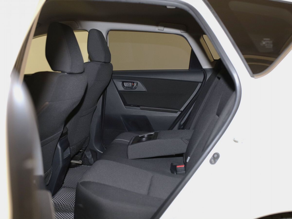 Toyota Auris 2013 - фото автомобиля