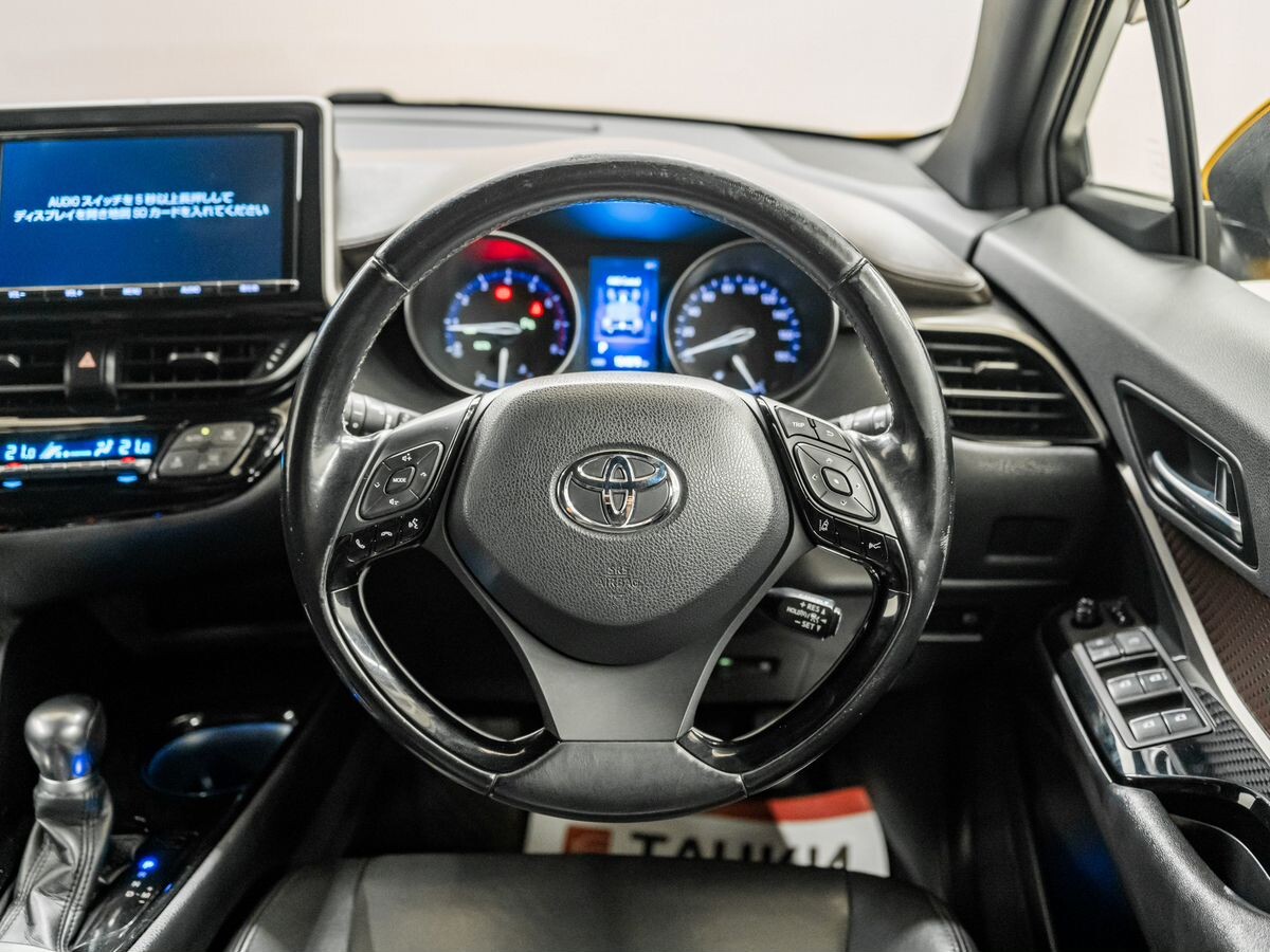 Toyota C-HR 2017 - фото автомобиля
