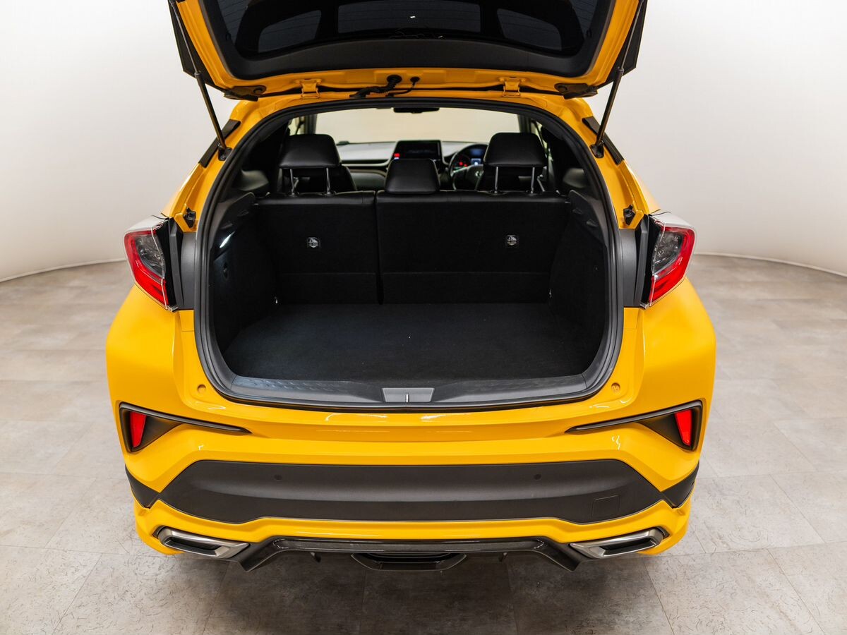 Toyota C-HR 2017 - фото автомобиля