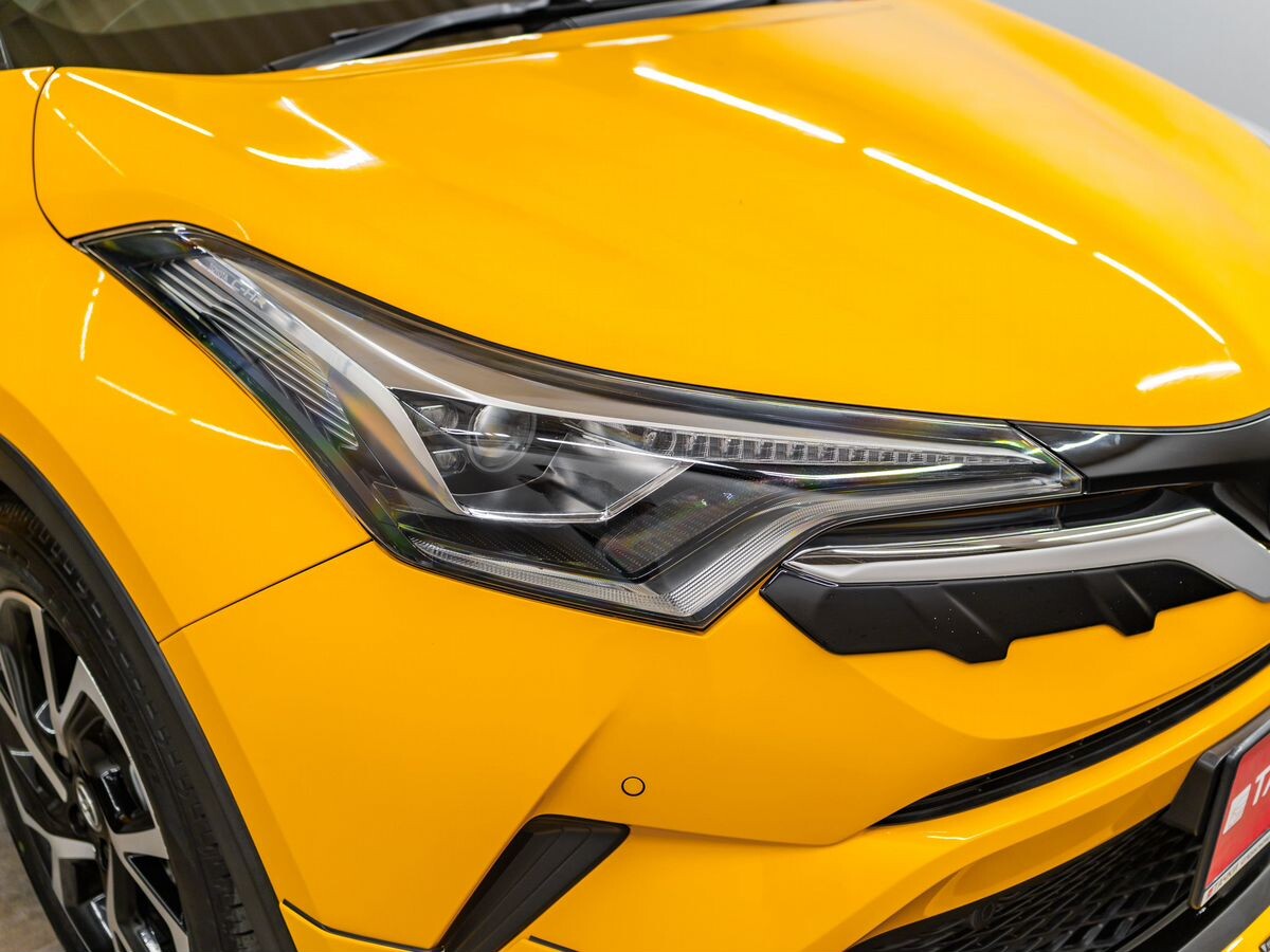 Toyota C-HR 2017 - фото автомобиля