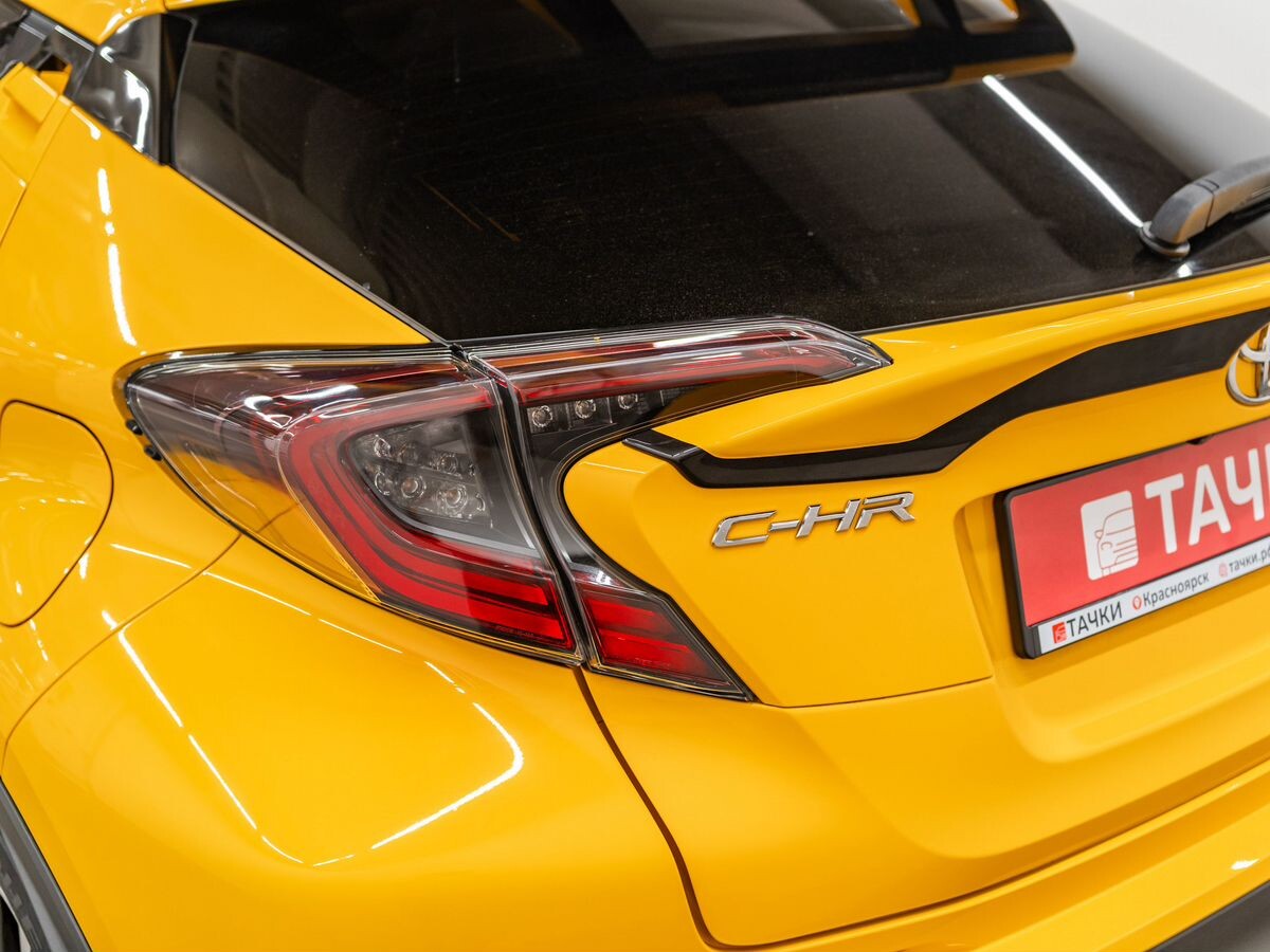 Toyota C-HR 2017 - фото автомобиля