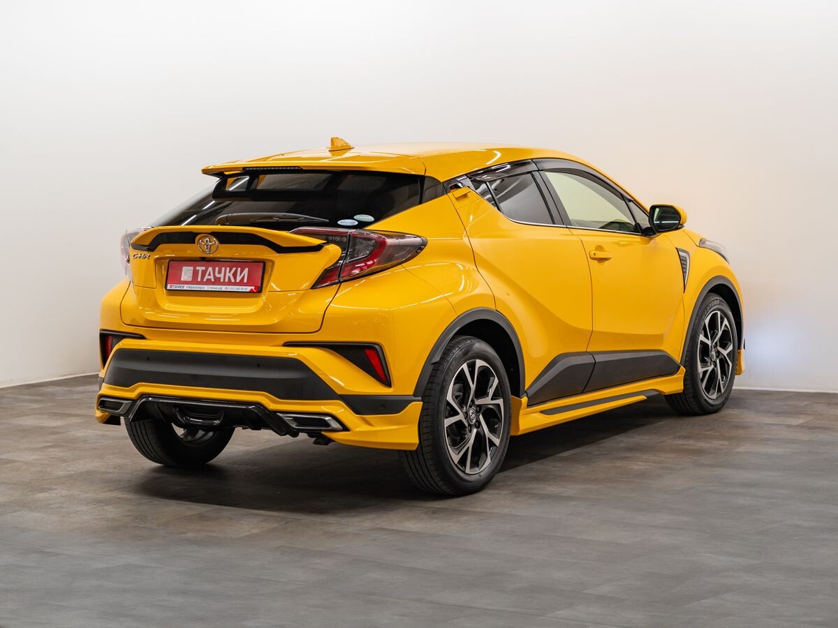 Toyota C-HR 2017 - фото автомобиля