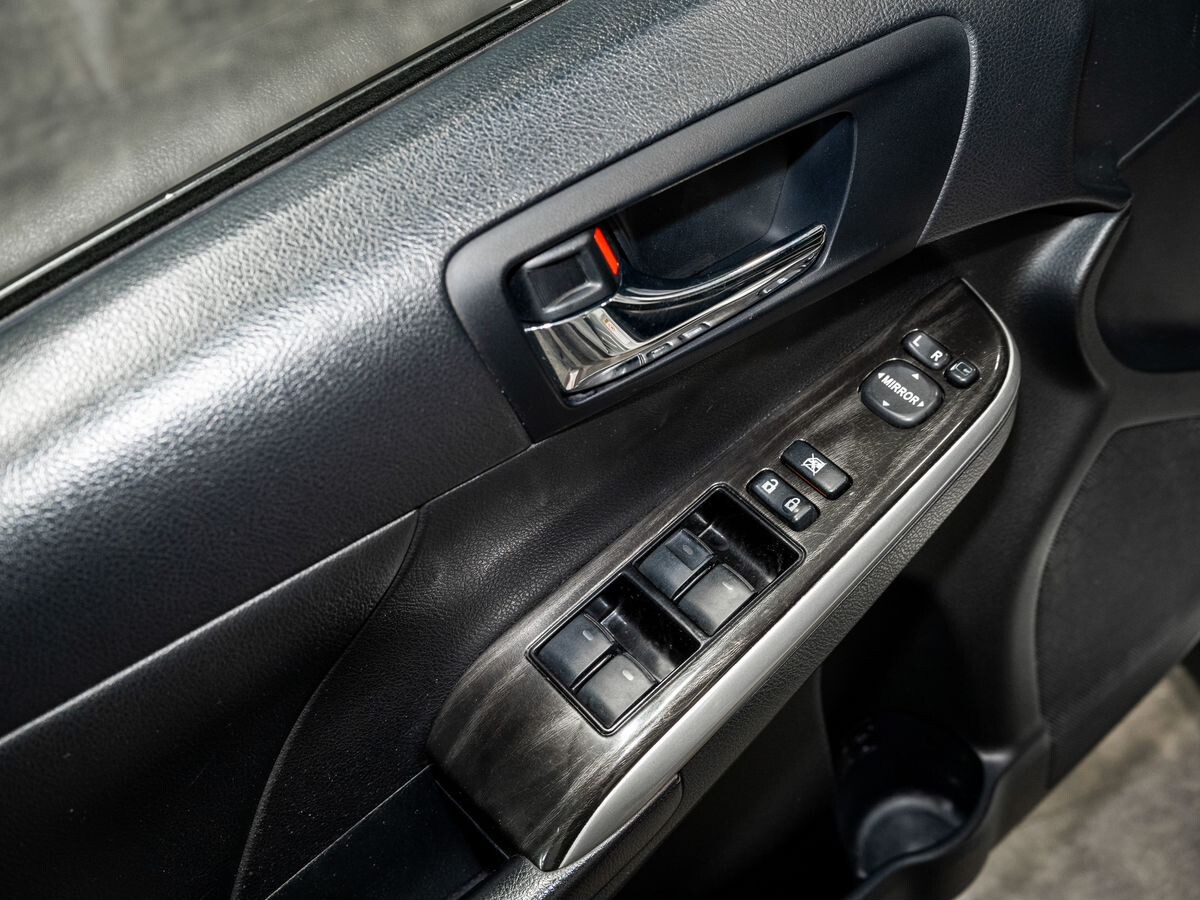 Toyota Camry 2011 - фото автомобиля
