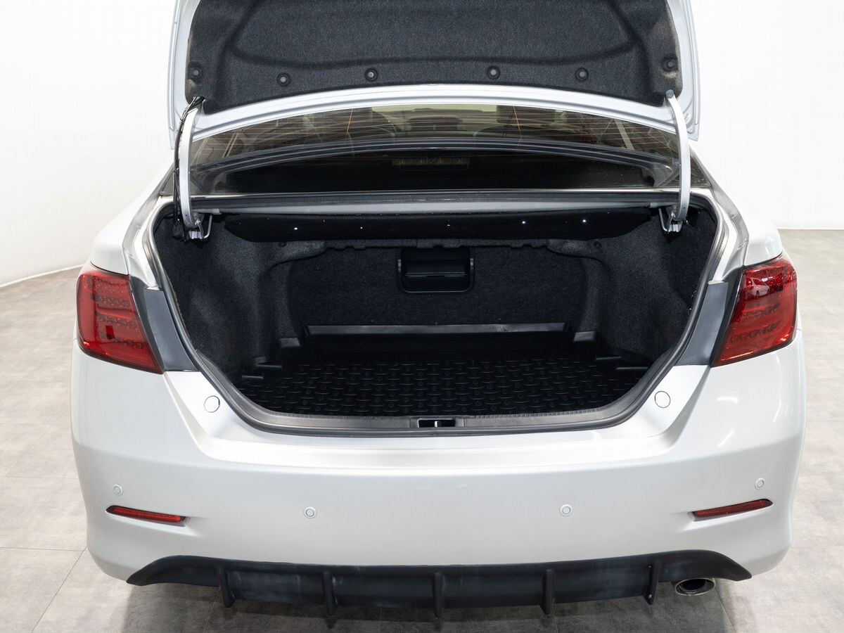 Toyota Camry 2011 - фото автомобиля