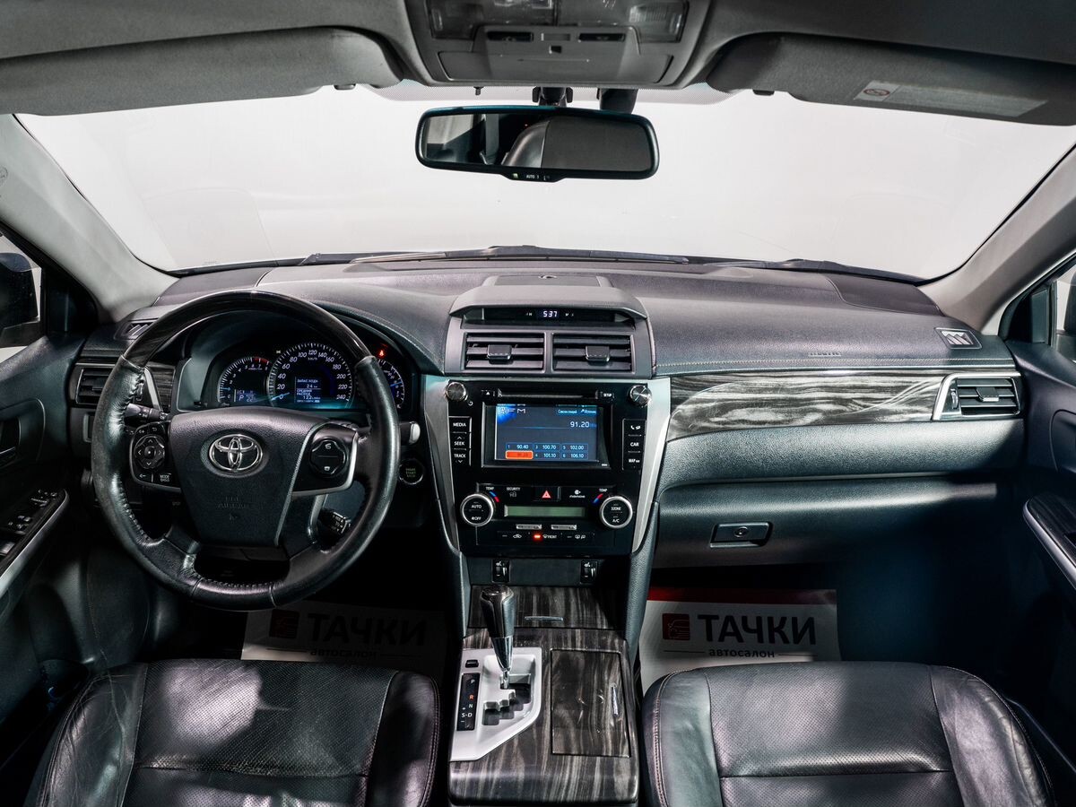 Toyota Camry 2011 - фото автомобиля