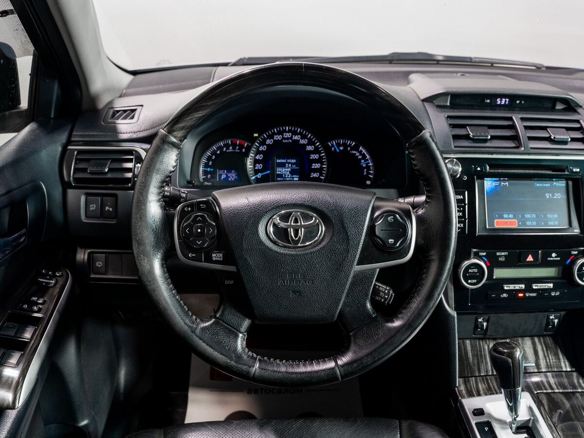 Toyota Camry 2011 - фото автомобиля