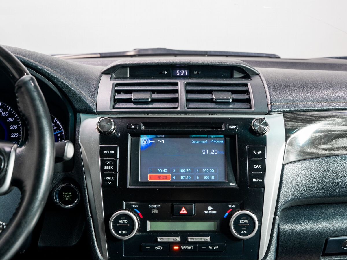 Toyota Camry 2011 - фото автомобиля