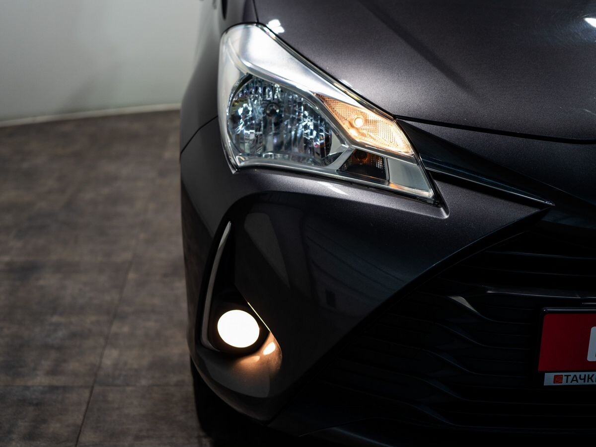 Toyota Vitz 2018 - фото автомобиля